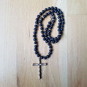 Lightweight Beaded Necklace with Cross.